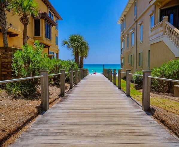 House, 5 Bedrooms, Ocean View, Sea Facing | Beach