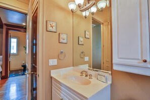 House, 5 Bedrooms, Ocean View, Sea Facing | Bathroom