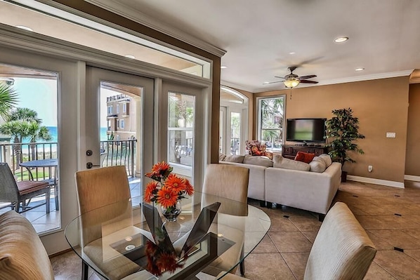 House, 3 Bedrooms, Ocean View, Sea Facing | In-room dining