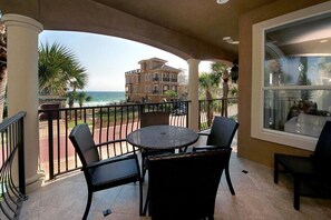 Casa, 3 habitaciones, vista al océano, frente al mar | Terraza o patio