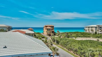 Casa, 5 habitaciones, vista al océano, frente al mar | Exterior