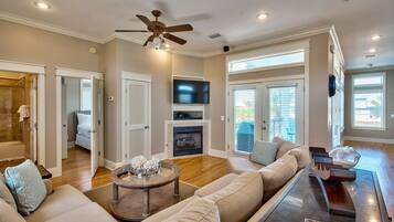 Casa, 5 habitaciones, vista al océano, frente al mar | Área de sala de estar