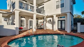 Casa, 5 habitaciones, vista al océano, frente al mar | Alberca al aire libre