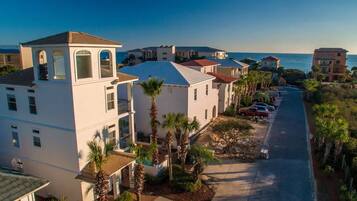 Casa, 5 habitaciones, vista al océano, frente al mar | Exterior