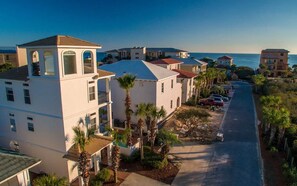 Casa, 5 habitaciones, vista al océano, frente al mar | Exterior