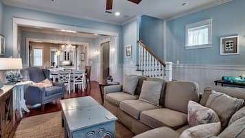 House, 4 Bedrooms, Sea Facing | Living area