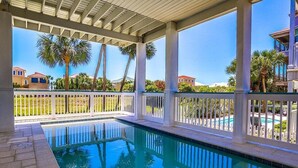 Casa, 5 habitaciones, vistas al mar, mirando al mar | Piscina al aire libre