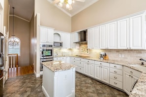 House, 5 Bedrooms, Ocean View, Sea Facing | Private kitchen | Fridge, microwave, coffee/tea maker - CORAL SHORES 5 Bedroom Holiday Home by Five Star Properties (Destin)