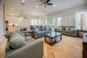 House, 5 Bedrooms, Ocean View, Sea Facing | Living area