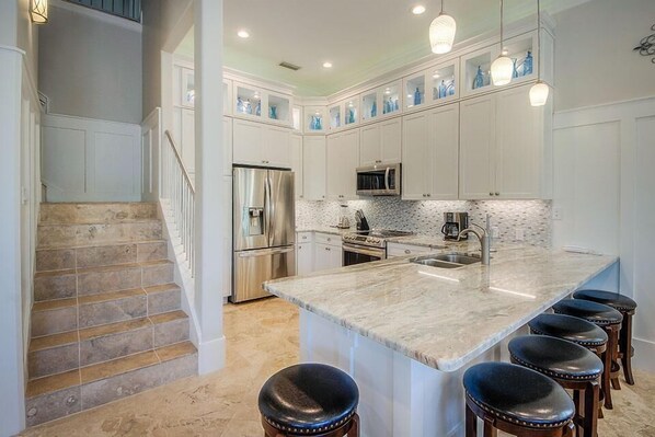 House, 5 Bedrooms, Ocean View, Sea Facing | Private kitchen | Fridge, microwave, coffee/tea maker