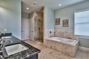 House, 6 Bedrooms, Sea Facing | Bathroom