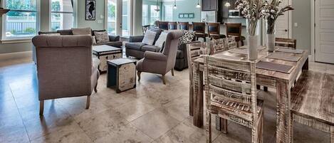 House, 6 Bedrooms, Sea Facing | Makan dalam bilik