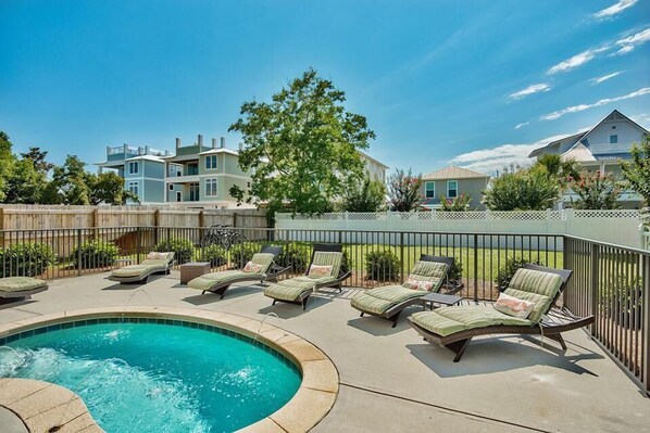 Ferienhaus, 6 Schlafzimmer, Meerseite | Außenpool