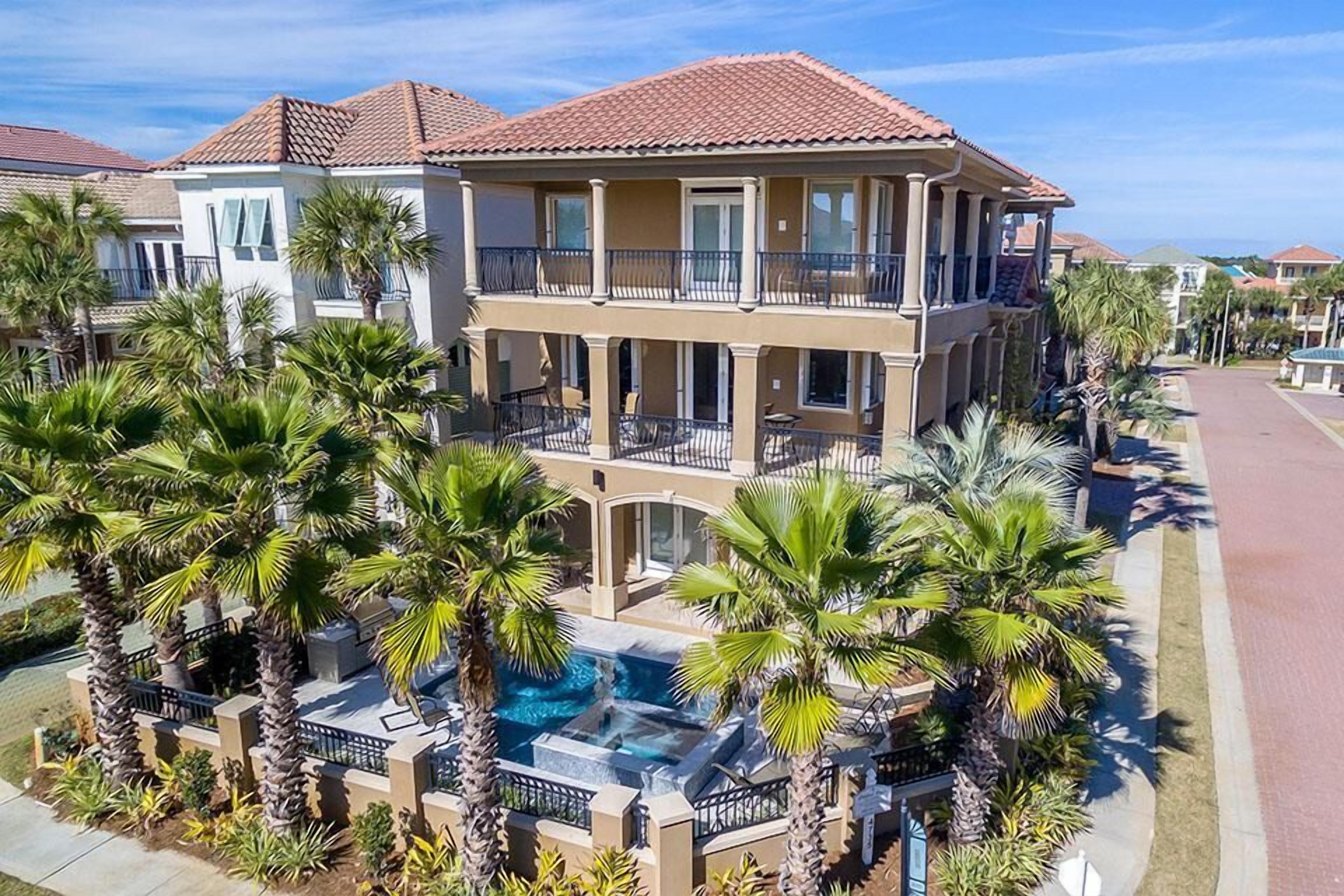 House, 6 Bedrooms, Ocean View, Sea Facing | Property grounds