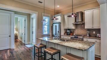 House, 5 Bedrooms, Sea Facing | Private kitchen | Fridge, microwave, coffee/tea maker