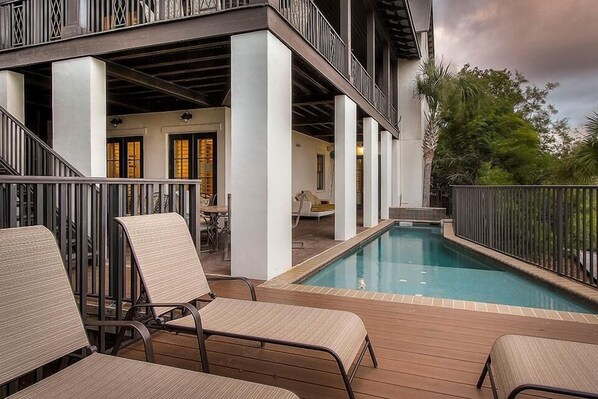 House, 5 Bedrooms, Ocean View, Sea Facing | Outdoor pool