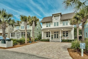 House, 5 Bedrooms, Ocean View, Sea Facing | Front of property