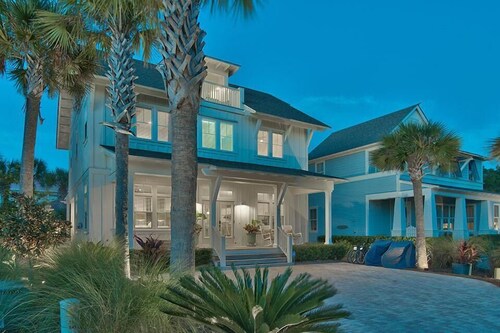 DRIFTWOOD 5 Bedroom Holiday Home by Five Star Properties