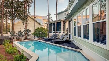 House, 4 Bedrooms, Sea Facing | Outdoor pool