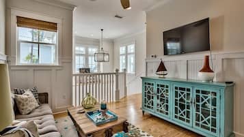 House, 4 Bedrooms, Sea Facing | Living area