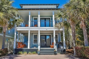 House, 4 Bedrooms, Sea Facing | Front of property