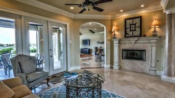 Rumah, 4 kamar tidur, menghadap laut | Area keluarga