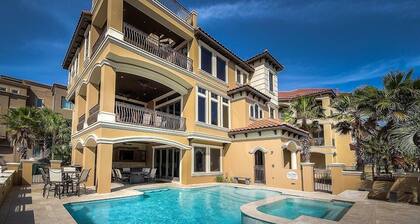 Gigglin Marlin 7 Bedroom Holiday Home by Five Star Properties