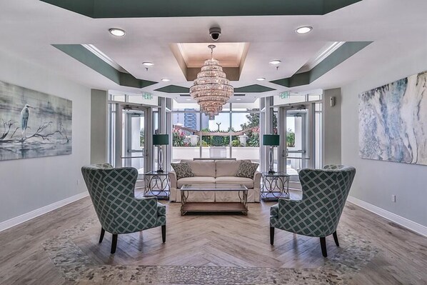 Talo, 2 makuuhuonetta, valtamerinäköala, meren rannalla | Oleskelualue