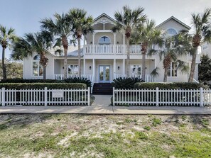 House, 5 Bedrooms, Sea Facing | Front of property