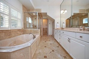 Maison, 5 chambres, vue mer | Salle de bain