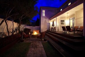 Talo, 5 makuuhuonetta, meren rannalla | Terassi/patio