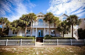 House, 5 Bedrooms, Sea Facing | Front of property