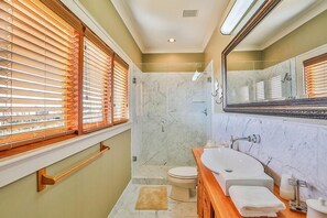 Casa, 5 camere da letto, fronte mare | Bagno | Asciugacapelli, shampoo