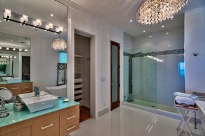 Casa, 5 habitaciones, vista al océano, frente al mar | Baño