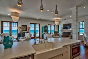 House, 5 Bedrooms, Ocean View, Beachfront | Private kitchen | Fridge, microwave, coffee/tea maker