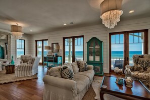 Huis, 5 slaapkamers, uitzicht op oceaan, aan het strand | Woonruimte