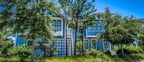 House, 5 Bedrooms, Ocean View, Sea Facing | Property grounds