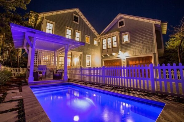 House, 5 Bedrooms, Ocean View, Sea Facing | Outdoor pool