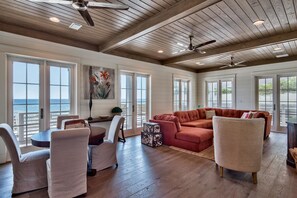 Huis, 6 slaapkamers, uitzicht op oceaan, aan het strand | Woonruimte