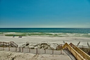 House, 6 Bedrooms, Ocean View, Beachfront | Beach | On the beach