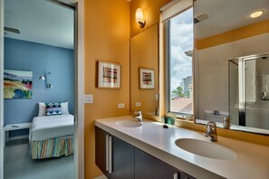 Bathroom sink - The White House of Holiday Isle 6 Bedroom Holiday Home by Five Star Properties (Destin)