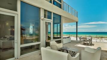 House, 6 Bedrooms, Ocean View, Beachfront | Terrace/patio