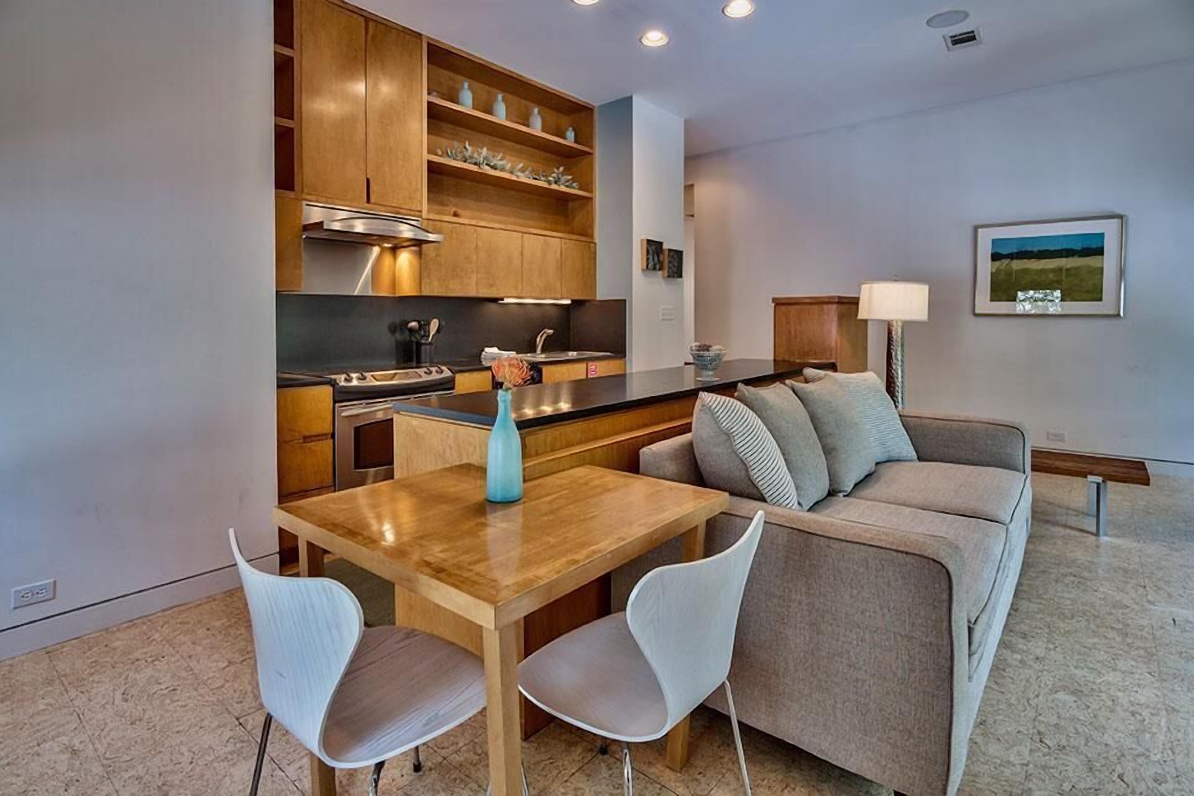 House, 4 Bedrooms, Sea Facing | Living area | TV