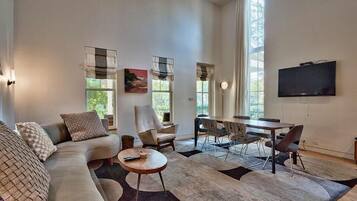 House, 4 Bedrooms, Sea Facing | Living area | TV