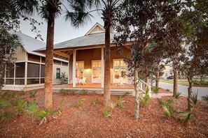 Front of property - TRANQUIL PEARL 4 Bedroom Holiday Home by Five Star Properties (Santa Rosa Beach)