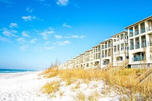Casa, 5 habitaciones, vista al océano, frente al mar | Playa | En la playa y playa de arena blanca 