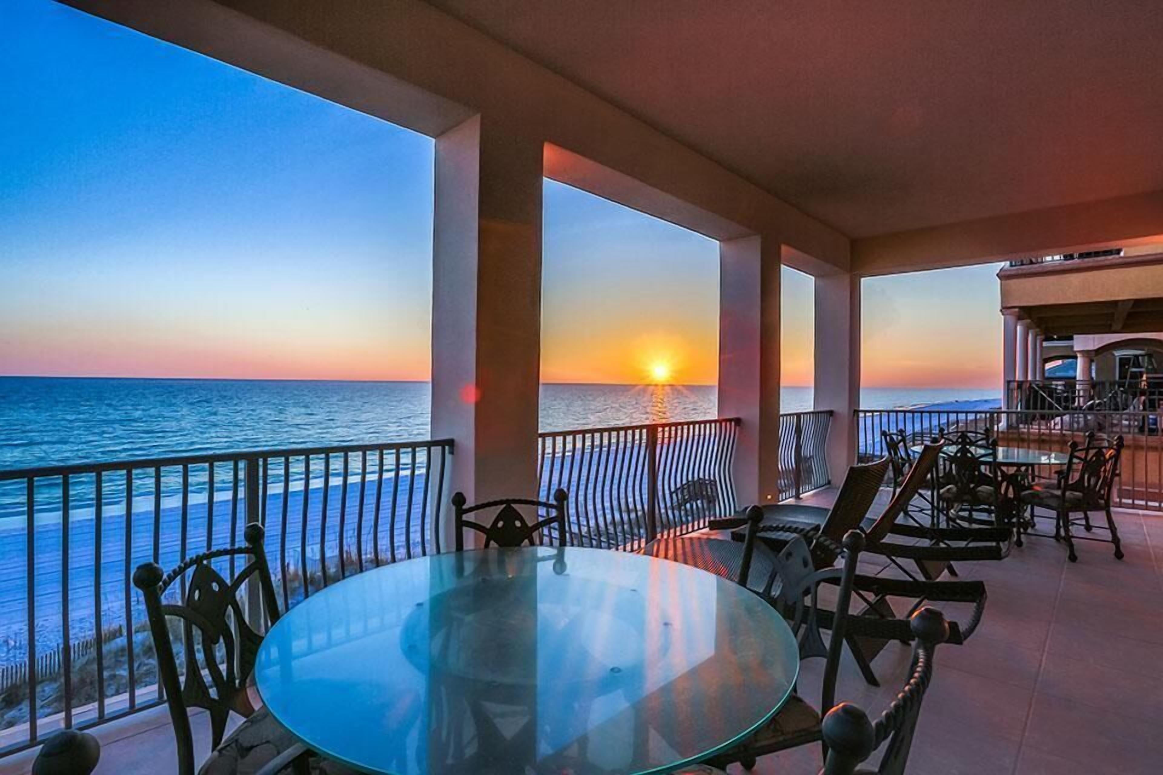 House, 6 Bedrooms, Ocean View, Beachfront | Terrace/patio