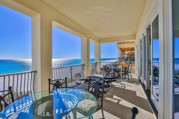 House, 6 Bedrooms, Ocean View, Beachfront | Balcony