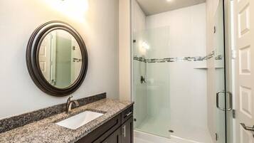 House, 5 Bedrooms, Sea Facing | Bathroom