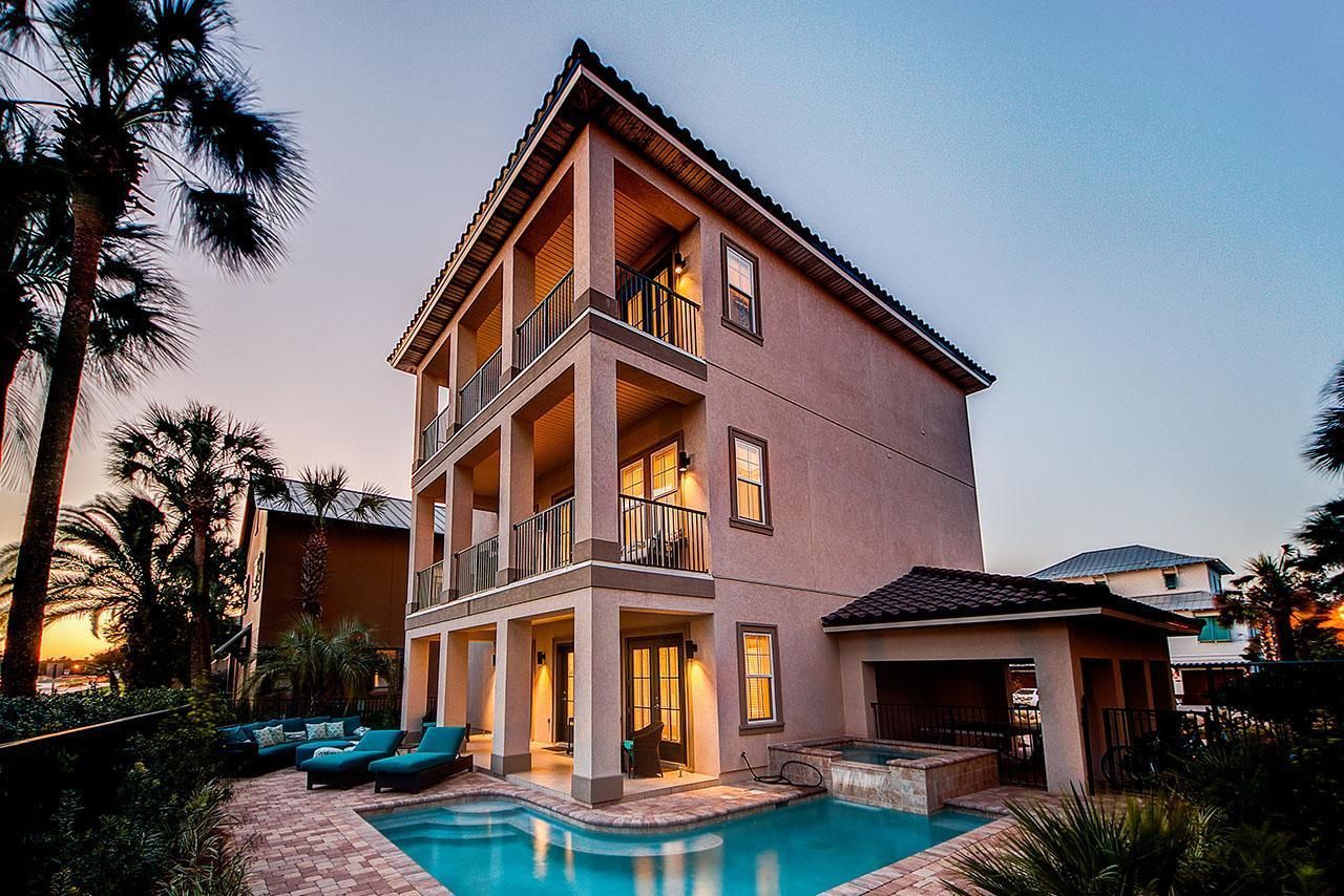 Maison, 6 chambres, vue mer | Façade de l’hébergement - soirée/nuit